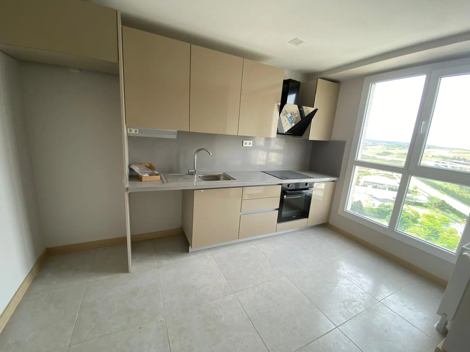 Fitted kitchen